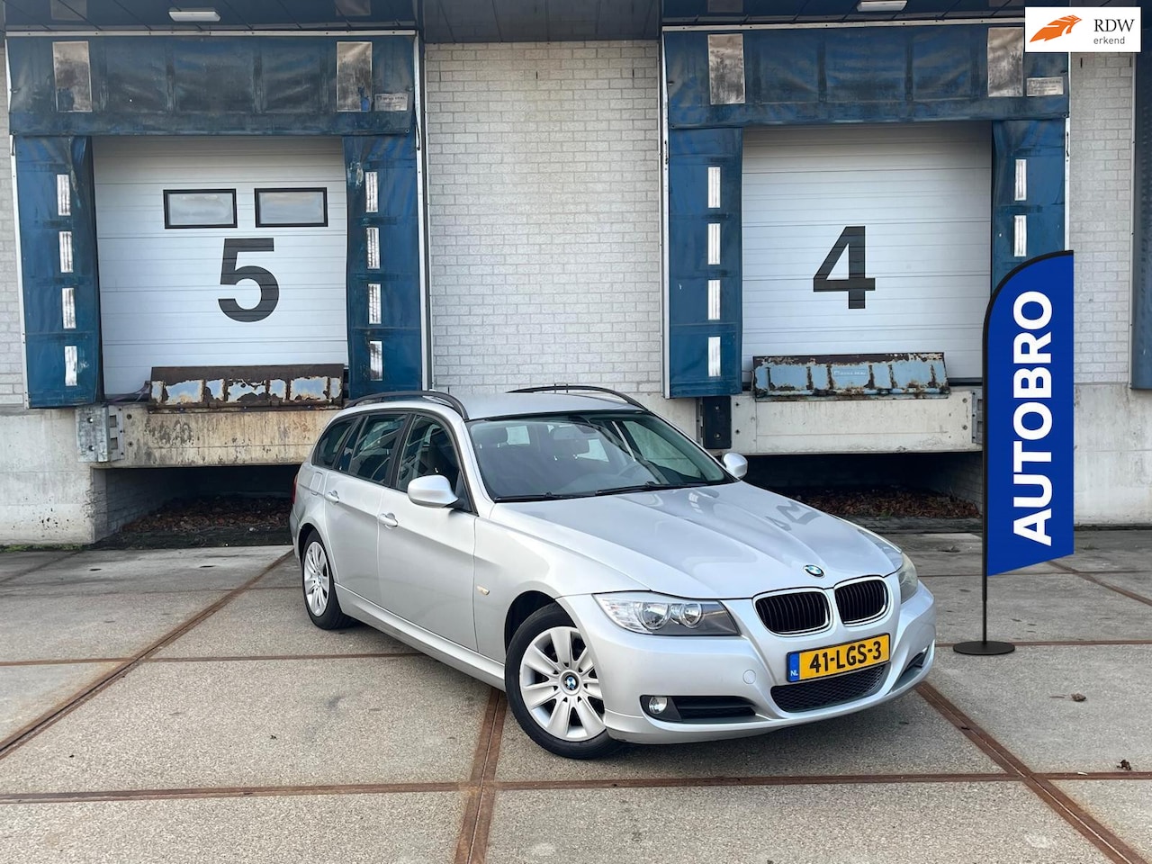 BMW 3-serie Touring - 320i Business Line 320i Business Line (Dealer Onderhoud+Navi+Net) - AutoWereld.nl