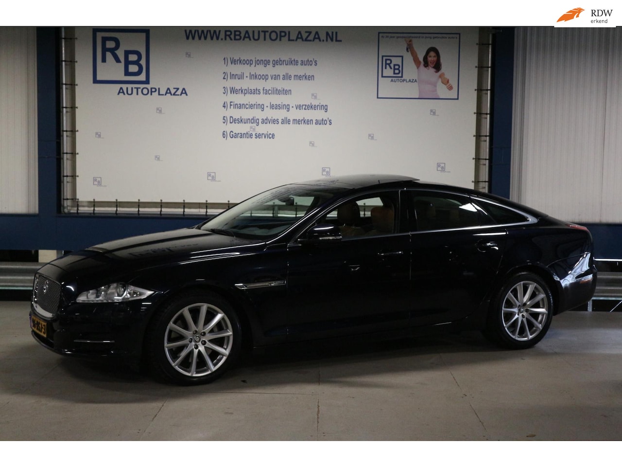 Jaguar XJ - 5.0 V8 Portfolio / SWB / ORG NED / NAP / 2e EIG / UNIEK ! ! ! - AutoWereld.nl
