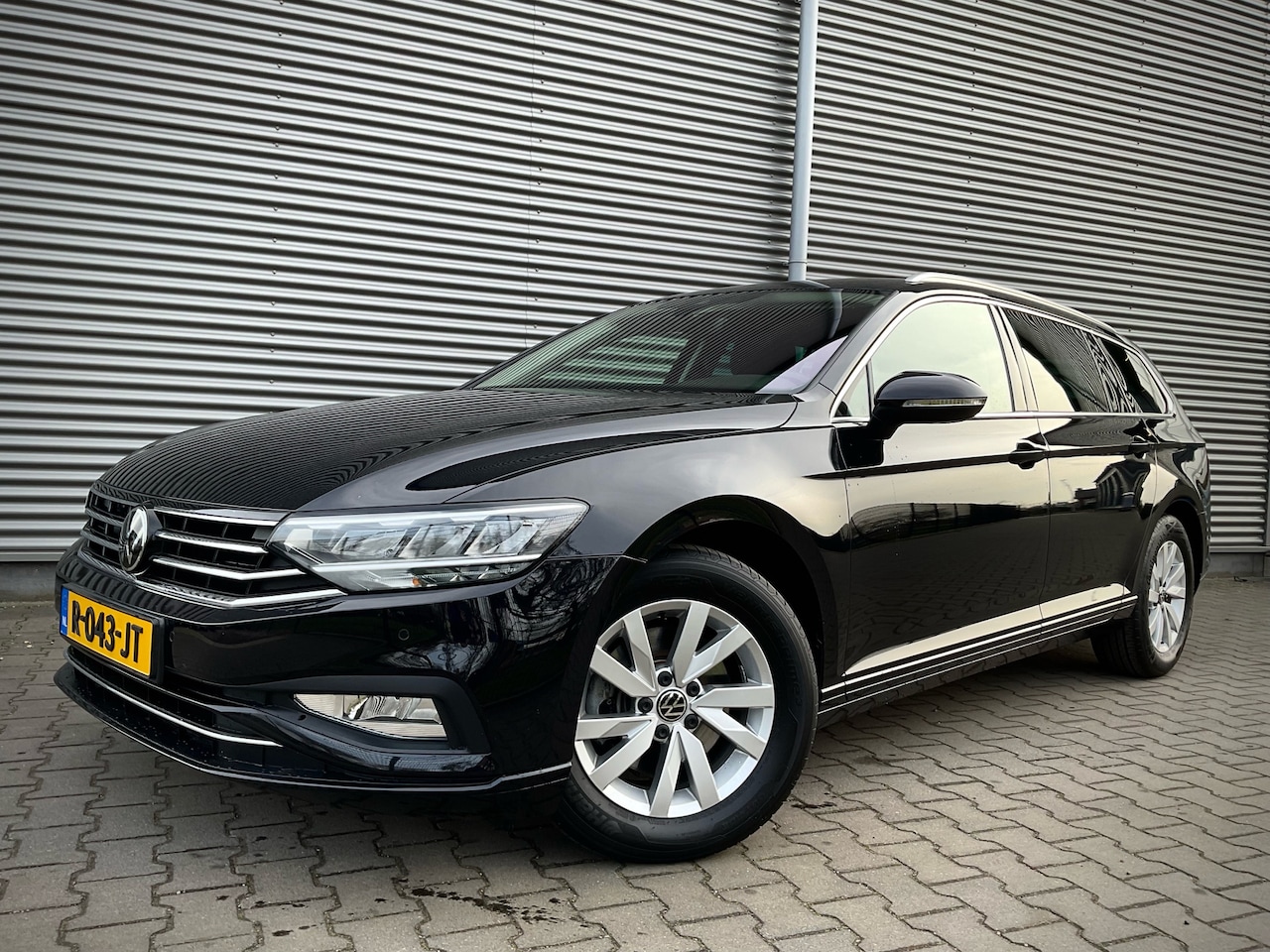 Volkswagen Passat Variant - 1.5 TSI 150pk Comfortline Business Automaat Trekhaak - AutoWereld.nl