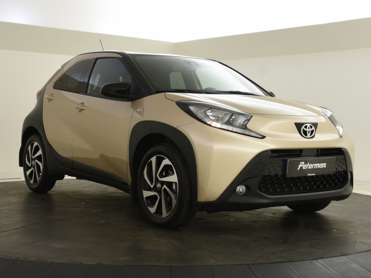 Toyota Aygo X - 1.0 VVT-i S-CVT Pulse Bi Tone | Stoelverwarming | Carplay - AutoWereld.nl