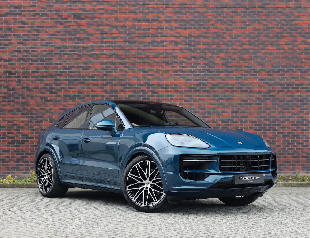 Porsche Cayenne Coupé - 3.0 E-Hybrid | Pano - Trekhaak - Sport Chrono - AutoWereld.nl
