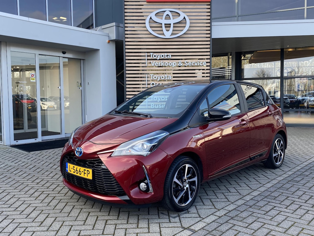 Toyota Yaris - 1.5 Hybrid Executive 1.5 Hybrid Executive - AutoWereld.nl