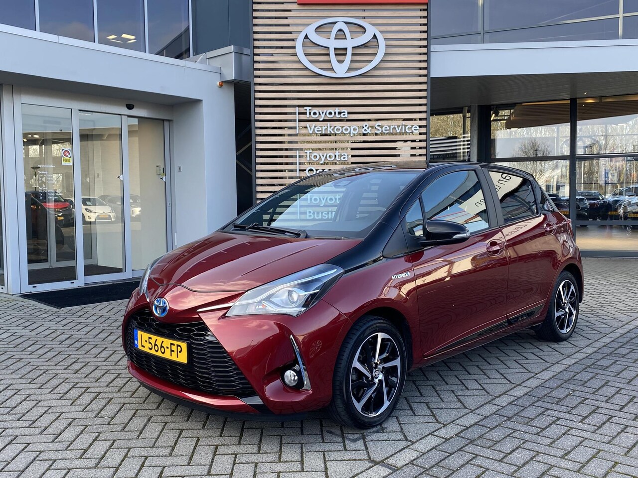 Toyota Yaris - 1.5 Hybrid Executive 1.5 Hybrid Executive - AutoWereld.nl