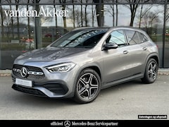 Mercedes-Benz GLA-Klasse - 180 AMG// Camera // Elek. Achterklep // Sfeerverlichting // Night pakket // 19" AMG Velgen