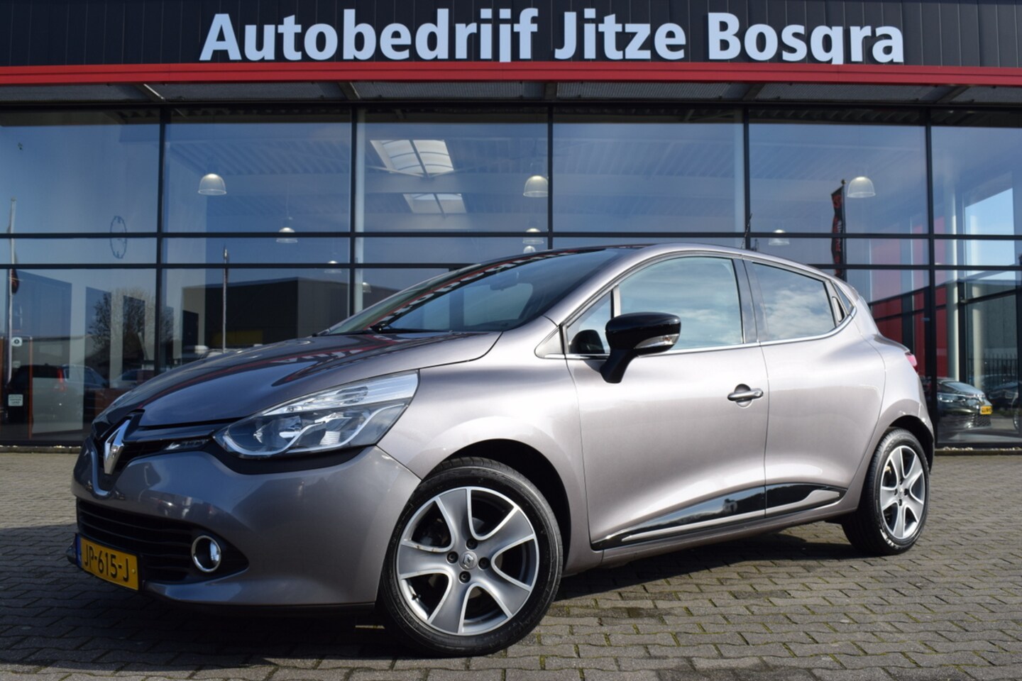 Renault Clio - 0.9 TCE ECO Night&Day Airco | Telefonie | Pioneer | 16 Inch LMV | Isofix - AutoWereld.nl