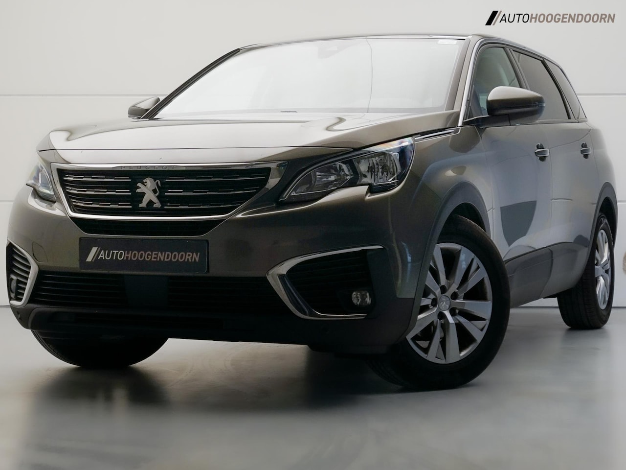 Peugeot 5008 - 1.2 PureTech Active 7-zits Luxe (APPLE CARPLAY,PARKEERSENSOREN,CRUISE,COMFORT-STOELEN,LANE - AutoWereld.nl