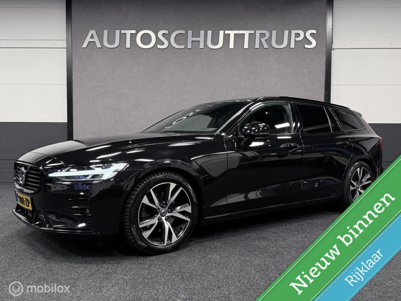 Volvo V60 - 2.0 B3 R-Design PANORAMADAK / HARMAN/KARDON / CAMERA / CLIMATE PRO PACK / CARPLAY - AutoWereld.nl