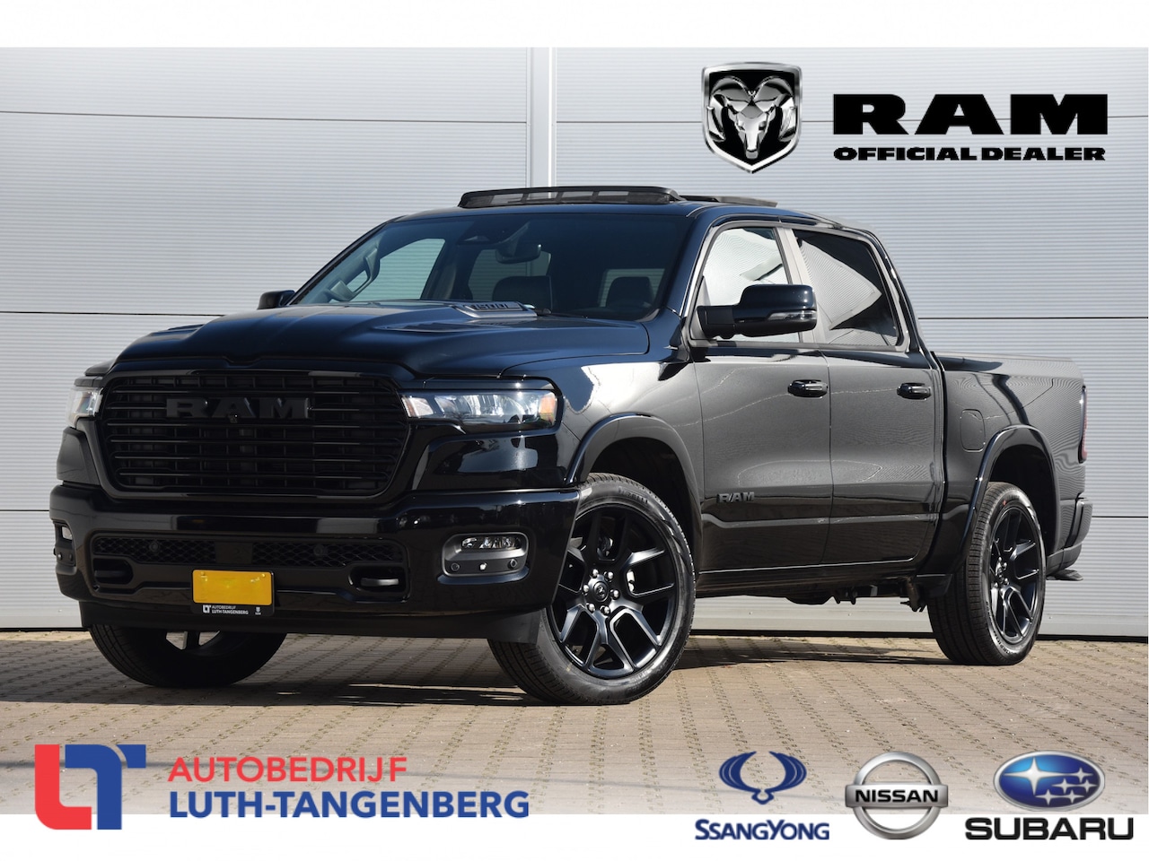 Dodge Ram 1500 - 4x4 Crew Cab Laramie Black Hurricane ALL IN - AutoWereld.nl