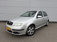Skoda Fabia - 1.4-16V Elegance NAP Automaat Airco Trekhaak Lage stand