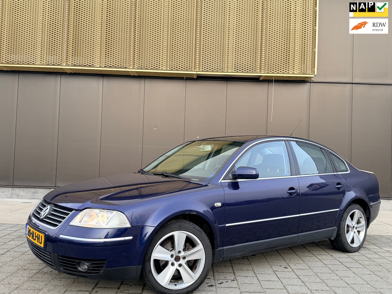 Volkswagen Passat - 2.0-20V Arctic | Clima | Cruise | Distr VV | LM Velgen - AutoWereld.nl