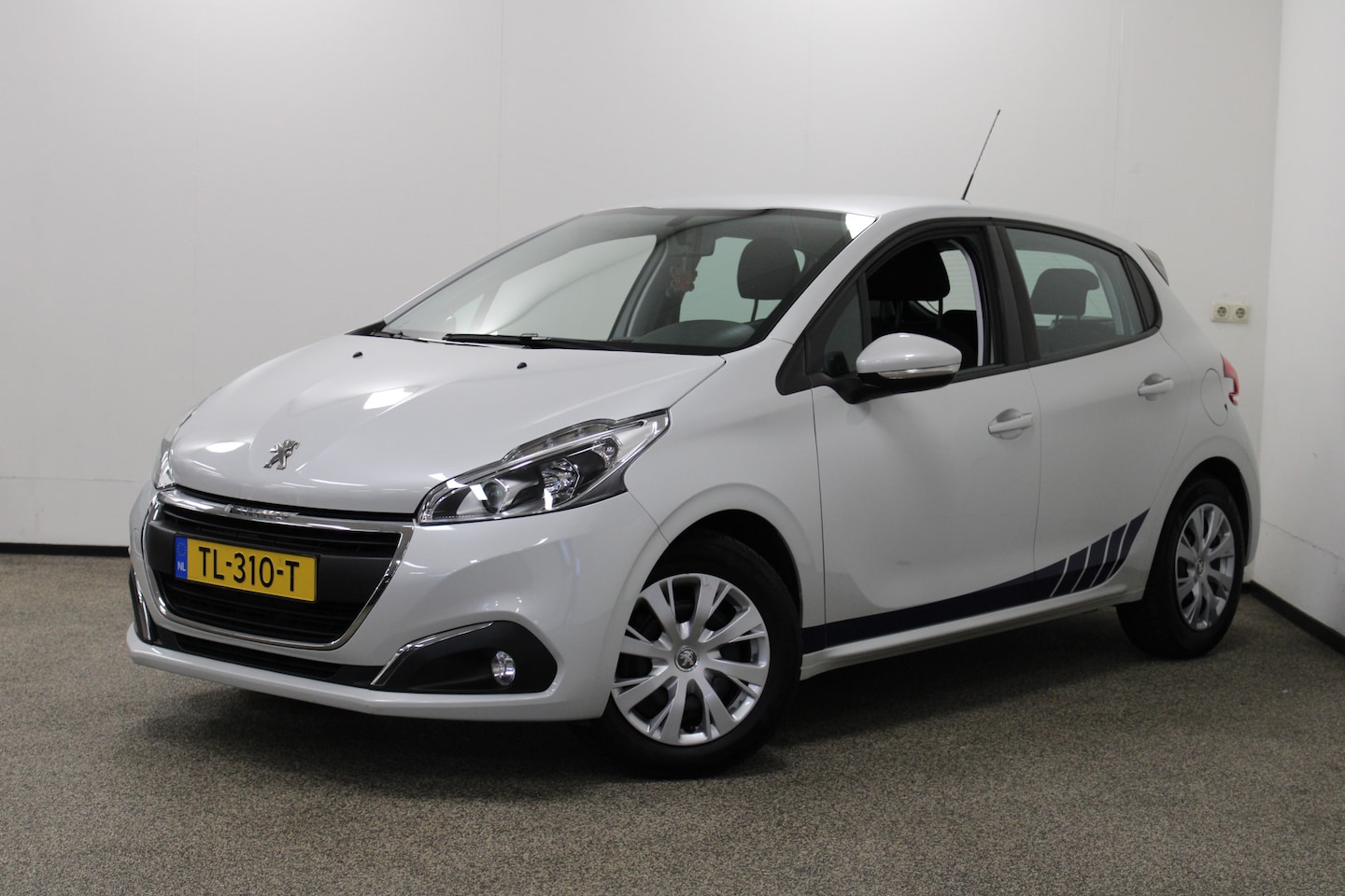 Peugeot 208 - 1.2 PureTech Blue Lion Navi/Carplay. - AutoWereld.nl