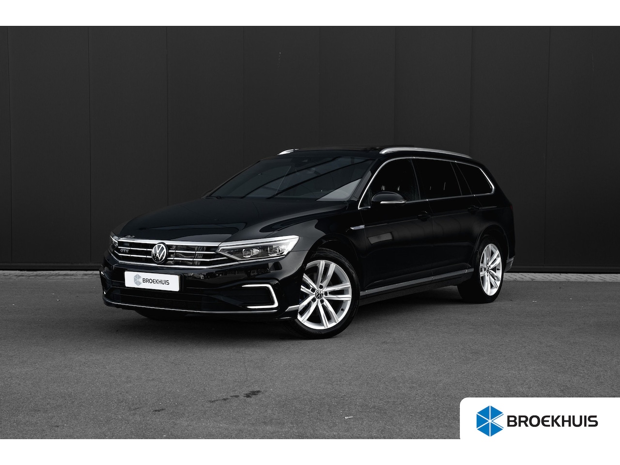Volkswagen Passat Variant - 1.4 TSI PHEV 218pk GTE Business | Panoramadak | Trekhaak | 360 Camera | Dodehoeksensor | H - AutoWereld.nl