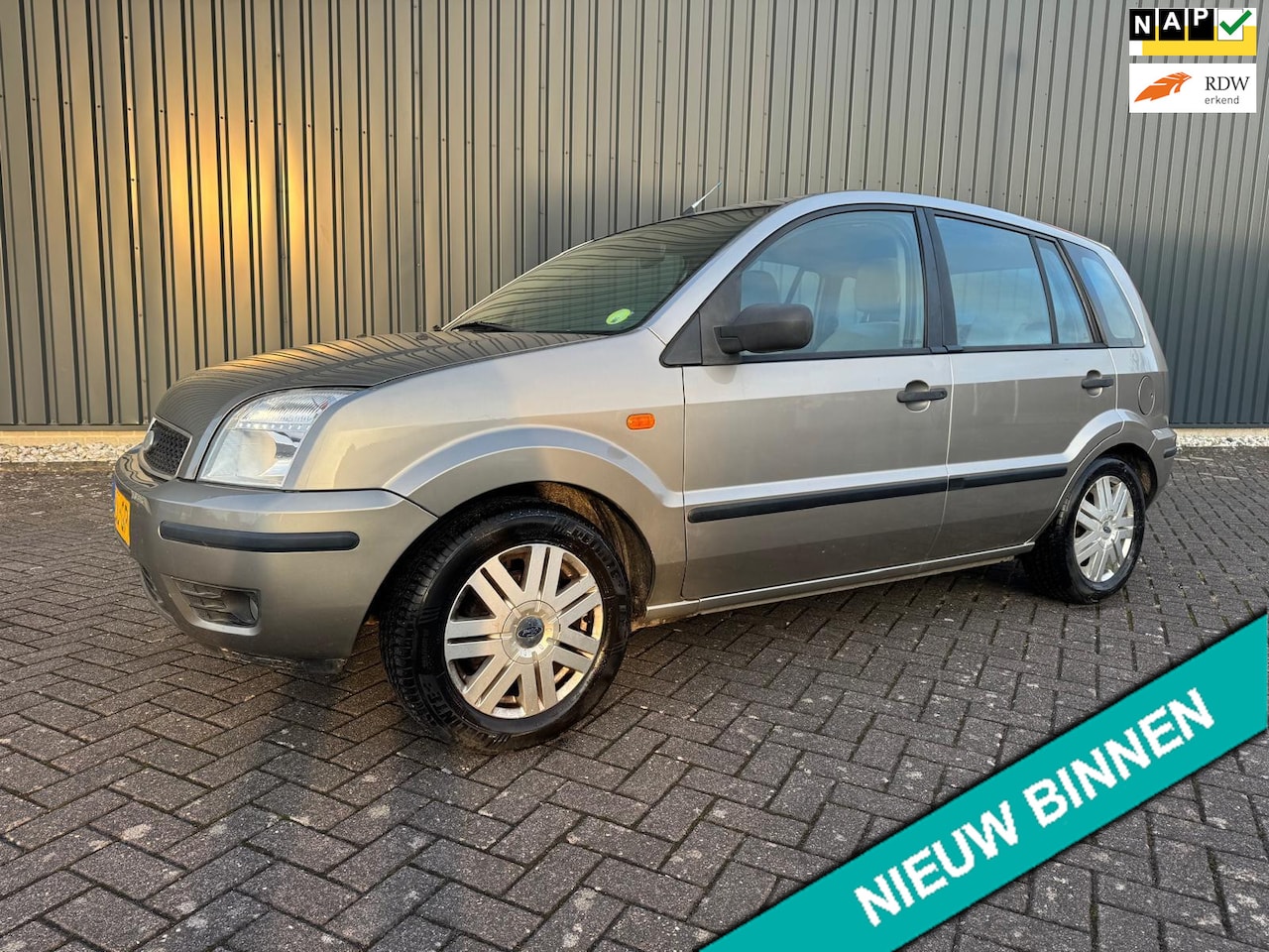 Ford Fusion - 1.4-16V Core 1.4-16V Core ( AIRCO + AUTOMAAT + NW APK ) - AutoWereld.nl