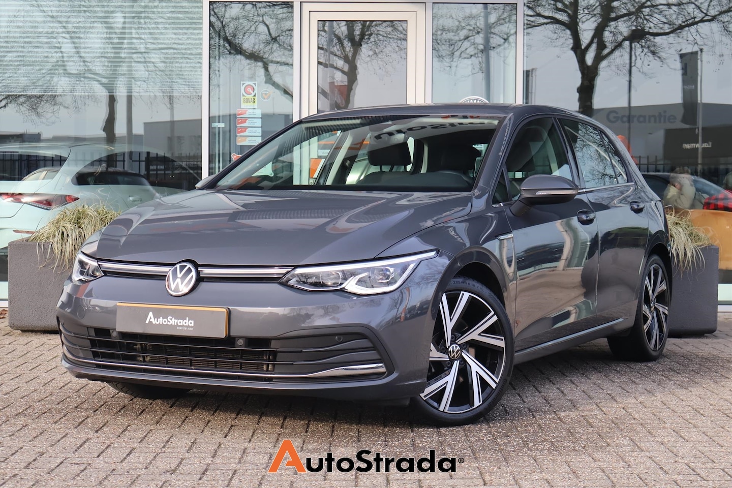 Volkswagen Golf - 1.5 Style TSI 150pk | IQ-LED | ACC | Memory | Carplay | Camera | Keyless | Climate | Stoel - AutoWereld.nl