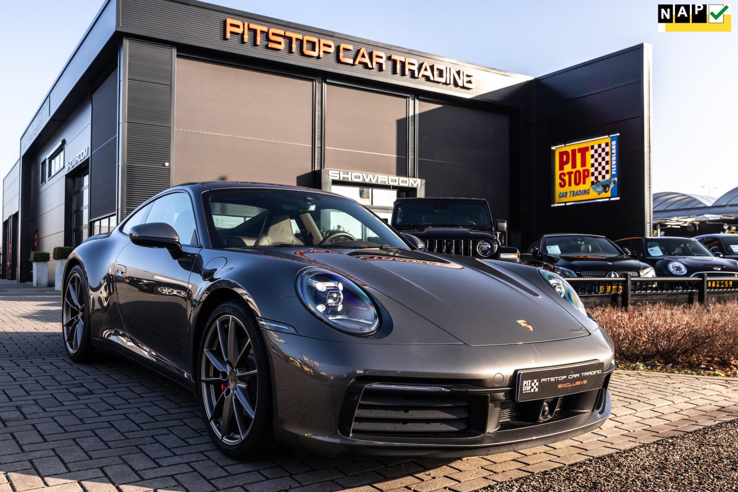 Porsche 911 - 992 3.0 Carrera S, 450 PK, Schuifdak, Sportuitlaat, Clubleder! - AutoWereld.nl