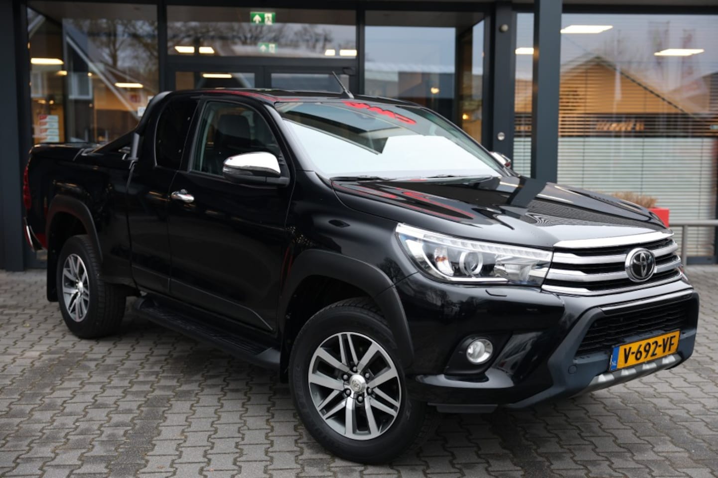 Toyota HiLux - 2.4 D-4D XTRA CAB CHALLENGER 4WD VAN - AutoWereld.nl