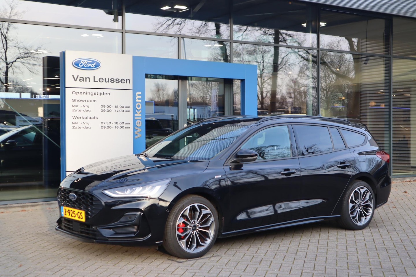 Ford Focus Wagon - 125PK HYBRID ST-LINE-X AD-CRUISE LEDER 18"LMV WINTERPACK B&O VIRTUAL-COCKPIT EL-ACHTERKLEP - AutoWereld.nl