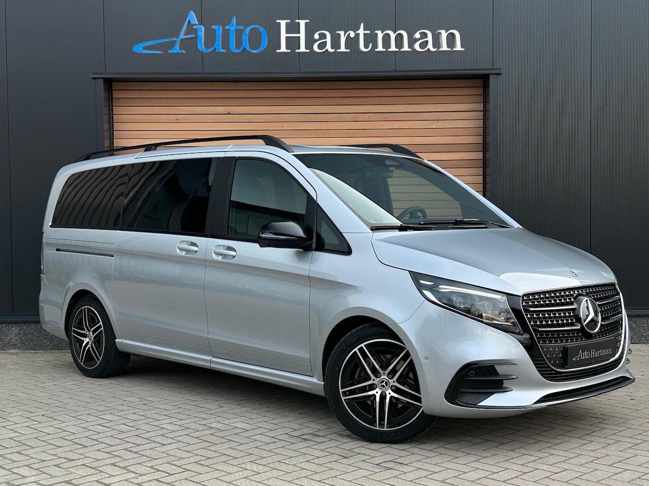 Mercedes-Benz V-klasse - 300 L2 Avantgarde AMG ELEK.DEUREN|STOELVENTILATIE|BURMESTER|TREKHAAK - AutoWereld.nl