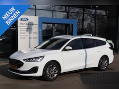 Ford Focus Wagon - 125PK HYBRID TITANIUM NAVI CRUISE CLIMA APPLE/ANDROID PARK-SENSOREN PRIVACY-GLASS LM-VELGE