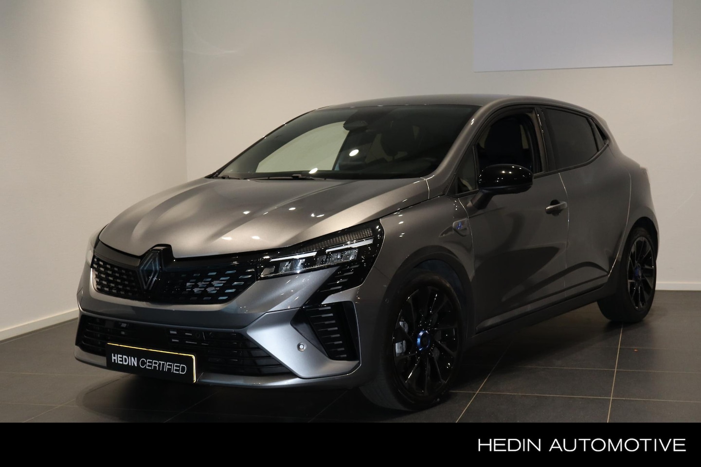 Renault Clio - 1.6 E-Tech Full Hybrid 145 esprit Alpine | 360 graden camera | Navigatie | Adaptieve cruis - AutoWereld.nl