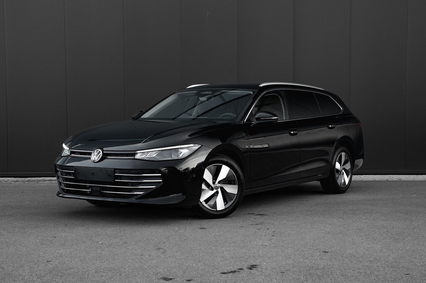 Volkswagen Passat Variant - 1.5 eHybrid Business | Head-Up | Trekhaak | Dodehoek | Camera V+A | - AutoWereld.nl