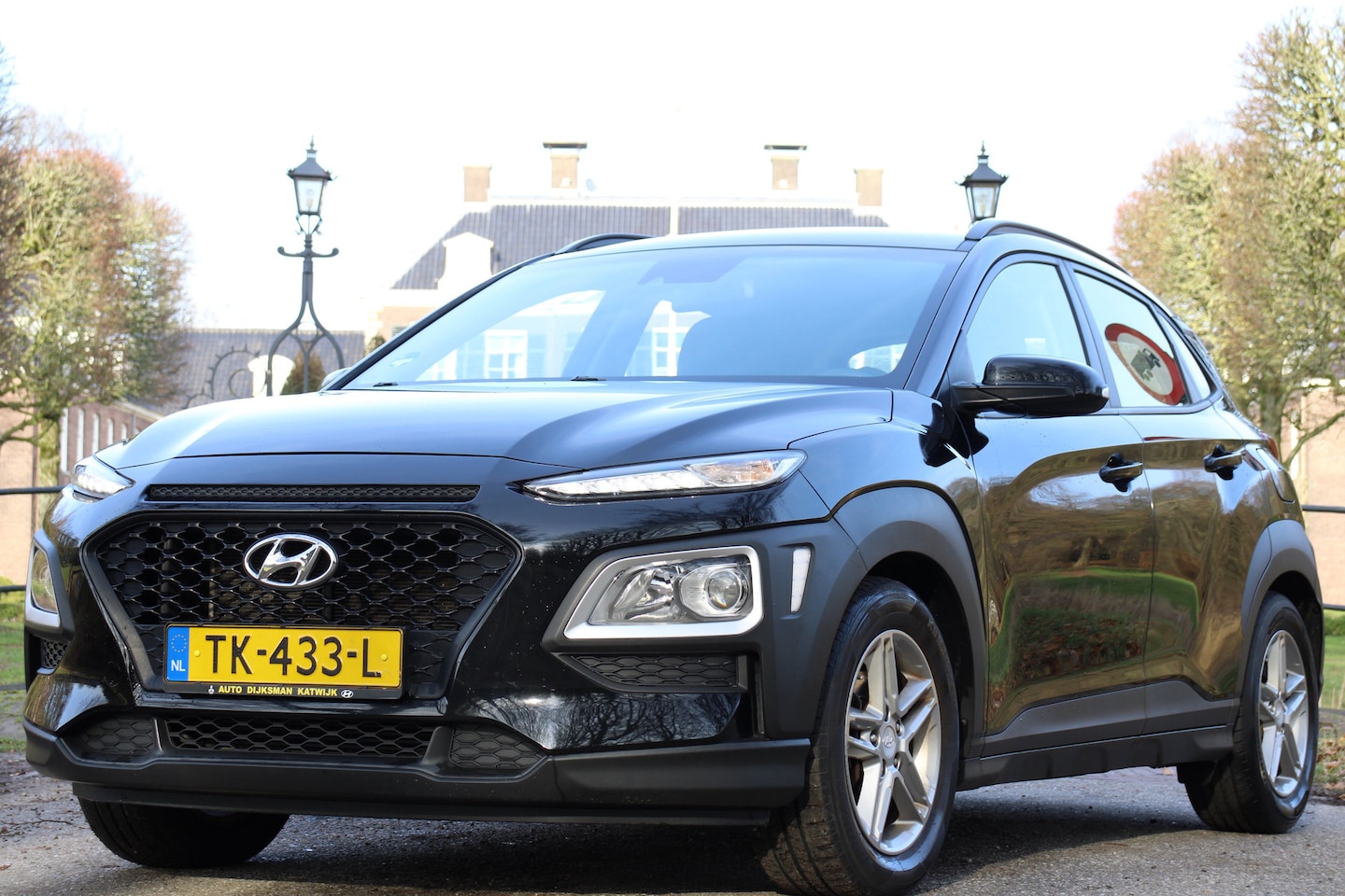 Hyundai Kona - 1.0T Essence | NL-AUTO! | TREKHAAK | CAMERA | CRUISE | LANE ASSIST | PARK SENS | NAVI | DA - AutoWereld.nl