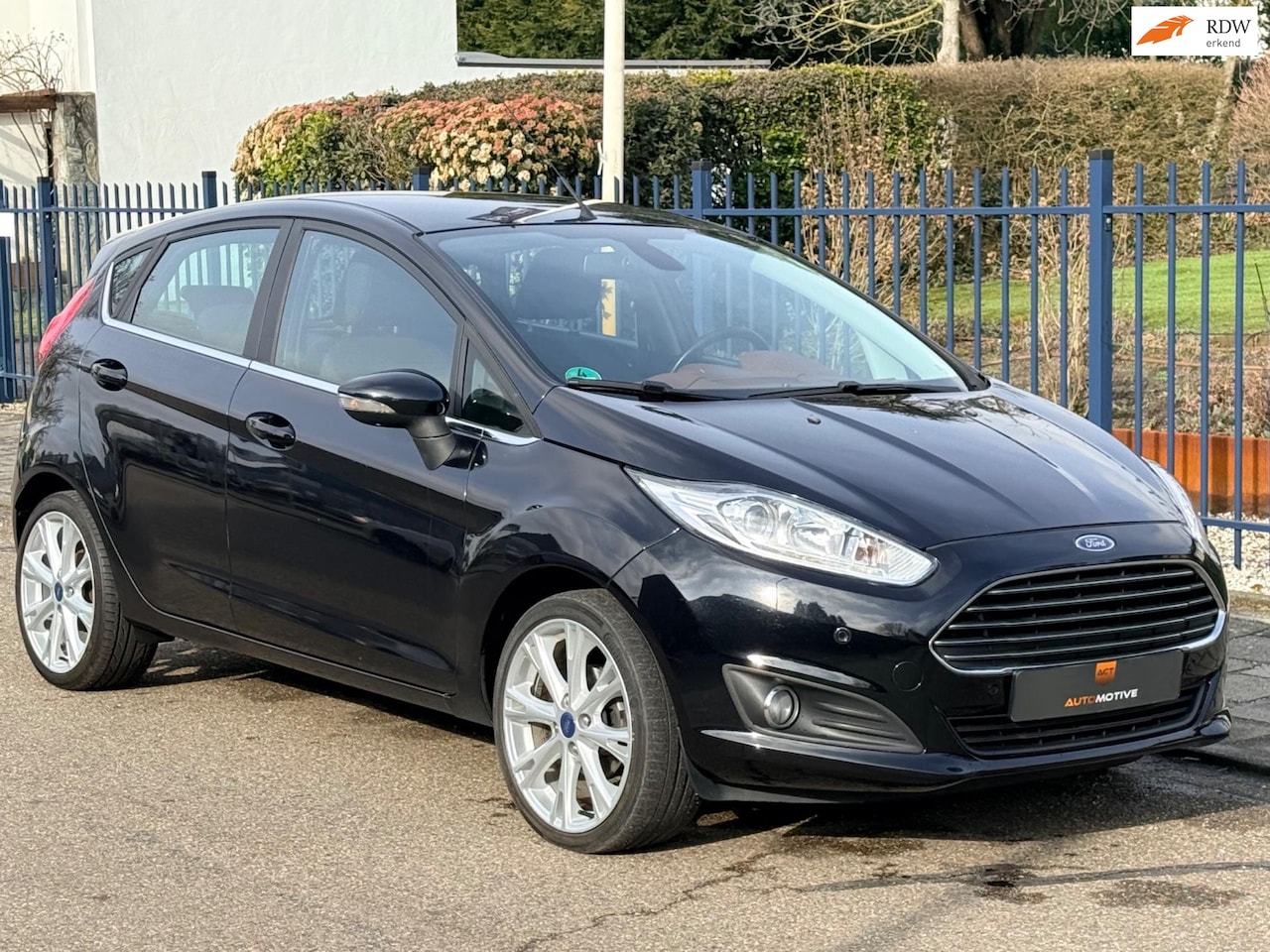 Ford Fiesta - 1.0 EcoBoost Titanium individual / nieuwe riem! - AutoWereld.nl