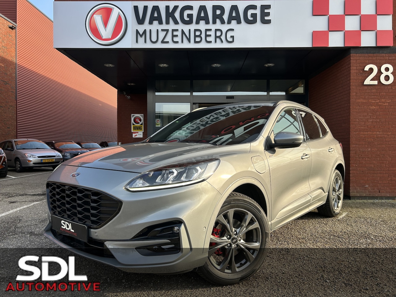 Ford Kuga - 2.5 PHEV ST-Line // FULL LED // NAVI + CARPLAY // CAMERA // PDC V+A // ADAPTIVE CRUISE // - AutoWereld.nl