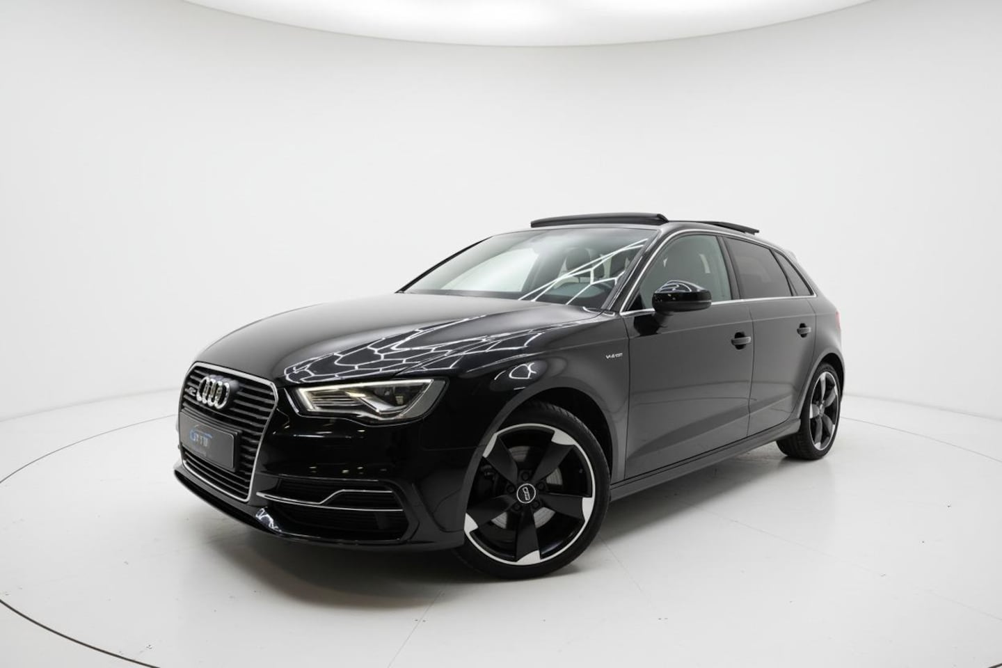 Audi A3 Sportback - 1.4 e-tron PHEV 3x S LINE PANO KEYLESS LEER - AutoWereld.nl