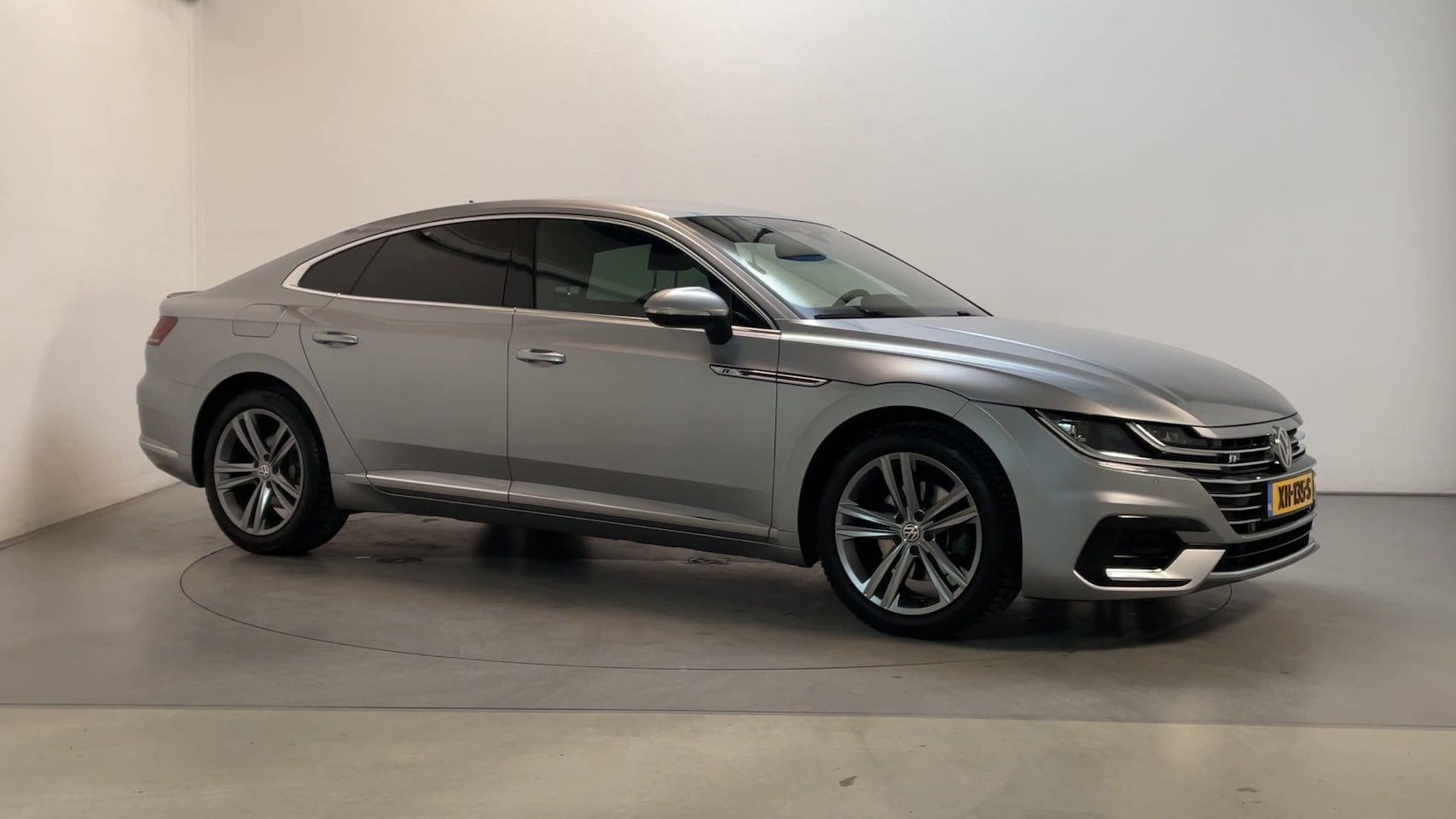 Volkswagen Arteon - 1.5 TSI 150pk DSG Business R R-Line Camera Alcantara Stoelverwarming Navigatie - AutoWereld.nl