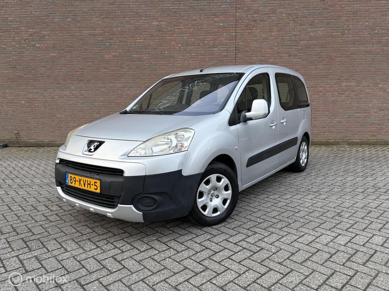 Peugeot Partner Tepee - 1.6 XT Executive NAP / APK - AutoWereld.nl
