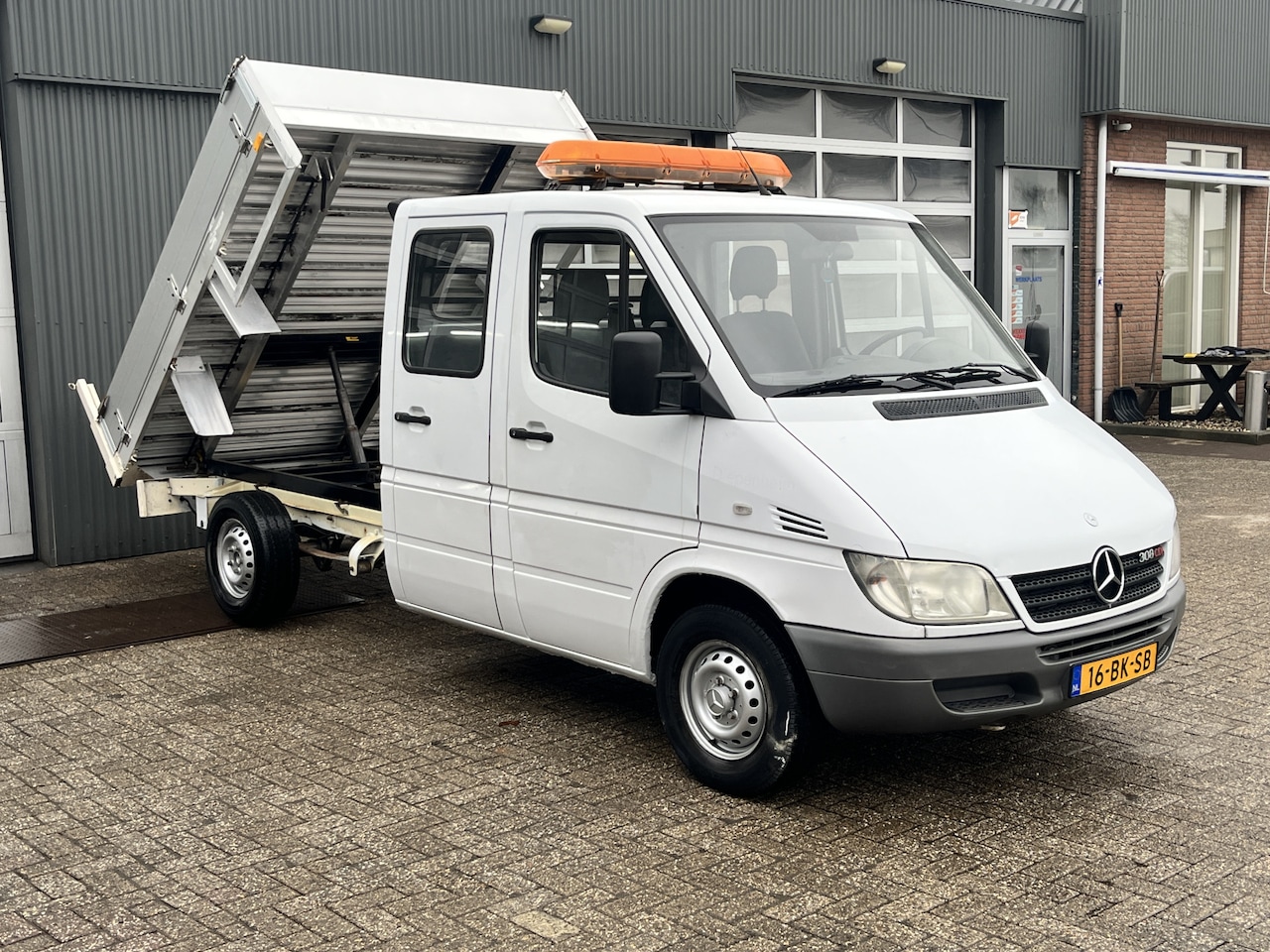 Mercedes-Benz Sprinter - 308 CDI 2.2 355 DC Kipper Trekhaak Open laadbak Pick-up - AutoWereld.nl