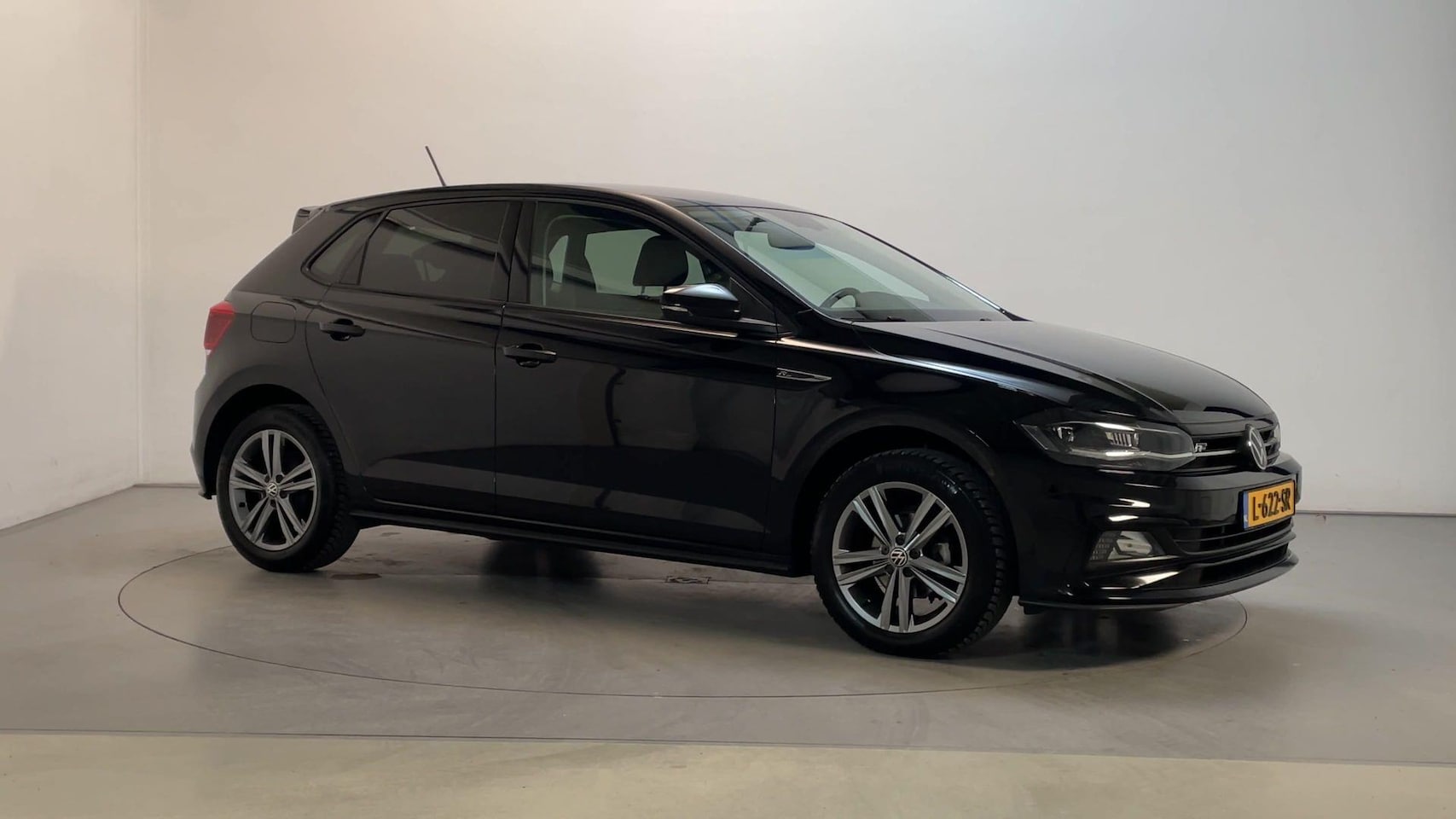 Volkswagen Polo - 1.0 TSI R-Line Edition LED Navigatie Parkeersensoren Climate Control DAB+ - AutoWereld.nl