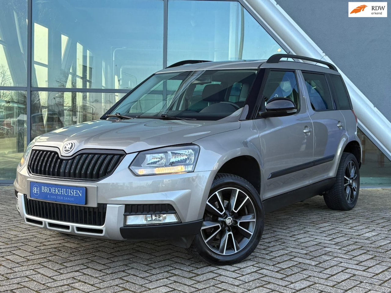 Skoda Yeti Outdoor - 1.2 TSI Ambition Panoramadak / Cruise Control / Apple Car play - AutoWereld.nl