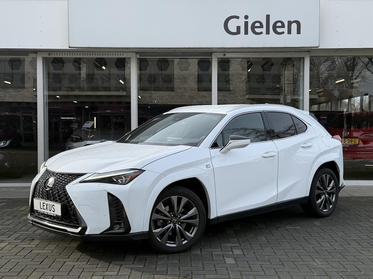 Lexus UX - 250h F Sport Line | Facelift, Head up display, Blind Spot, 18 inch, Parkeersensoren, Stoel - AutoWereld.nl