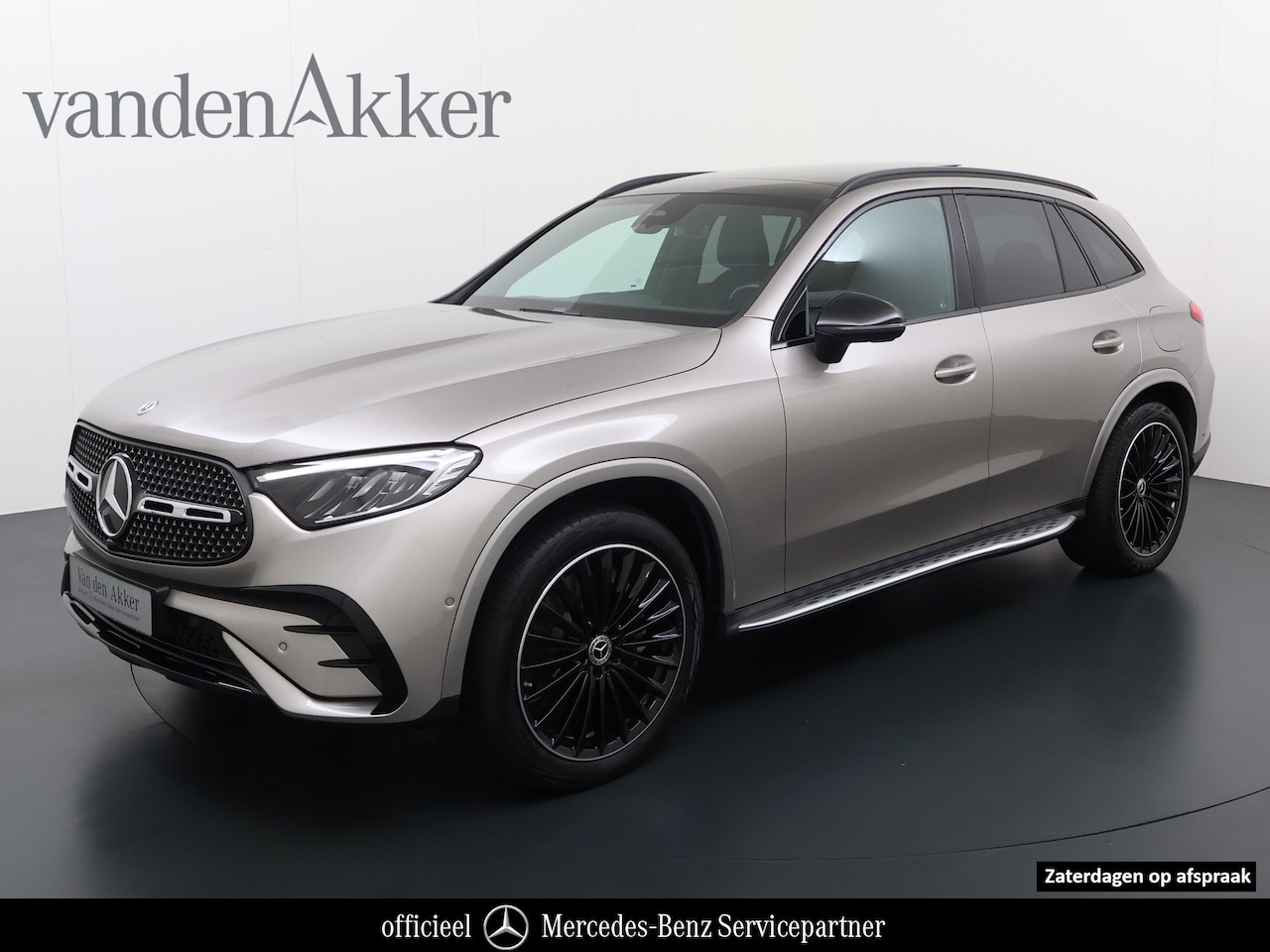 Mercedes-Benz GLC-klasse - 400e 4Matic AMG 381PK // Airmatic // Trekhaak // Achteras besturing // Panoramadak // Memo - AutoWereld.nl