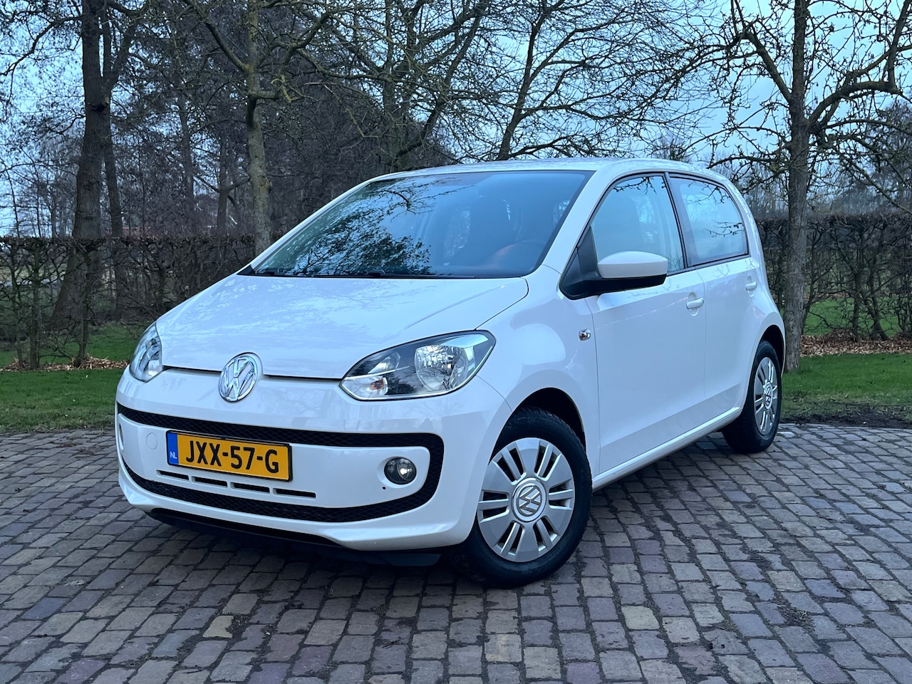 Volkswagen Up! - 1.0 move up! BlueMotion | Cruise | Stoelverwarming | Parkeersensoren | Airco | 5-drs | - AutoWereld.nl