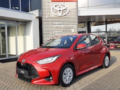 Toyota Yaris - 1.5 Hybrid 115 Business KEYLESS DRAADLOOS-LADEN AD-CRUISE BLUETOOTH DAB+ CAMERA