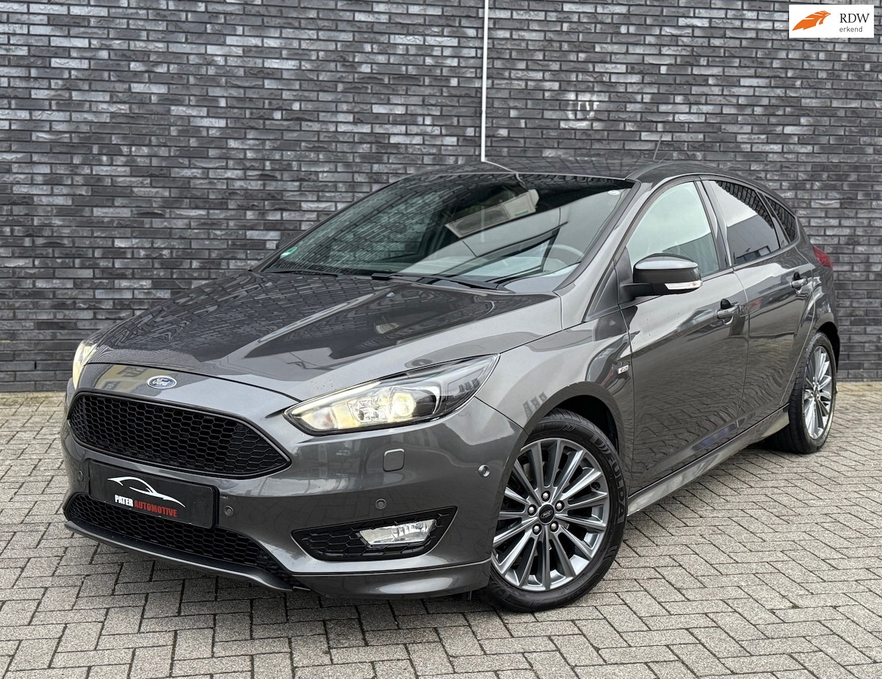 Ford Focus - 1.5 ST-Line 182pk|Cruise|Bi-xenon|Apple Carplay|Stoel&Stuurverwarm|360pdc - AutoWereld.nl