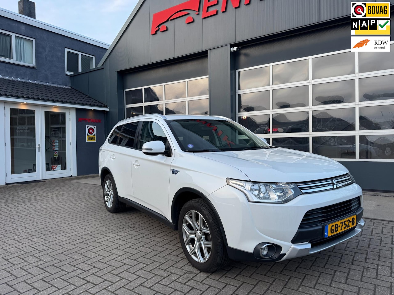 Mitsubishi Outlander - 2.0 PHEV Business Edition X-Line 2.0 PHEV Business Edition X-Line - AutoWereld.nl