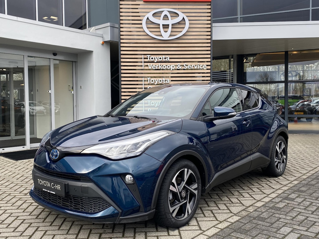 Toyota C-HR - 1.8 Hybrid Dynamic PARK-SENSOREN STOELVERW BLINDSPOT APPLE/ANDROID AD-CRUISE LM-VELGEN KEY - AutoWereld.nl