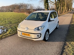 Volkswagen Up! - 1.0 high up! BlueMotion High Up Heel veel extra’s Lederen bekleding