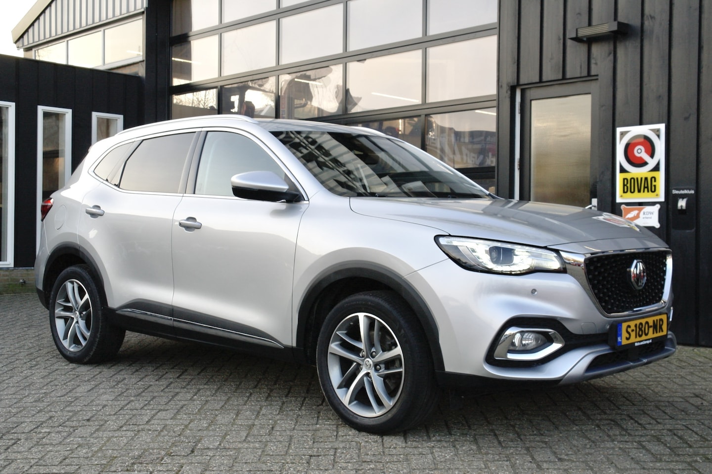 MG EHS - 1.5 TGDI Comfort | Leder | Carplay | Adap.Cruise | Trekhaak - AutoWereld.nl