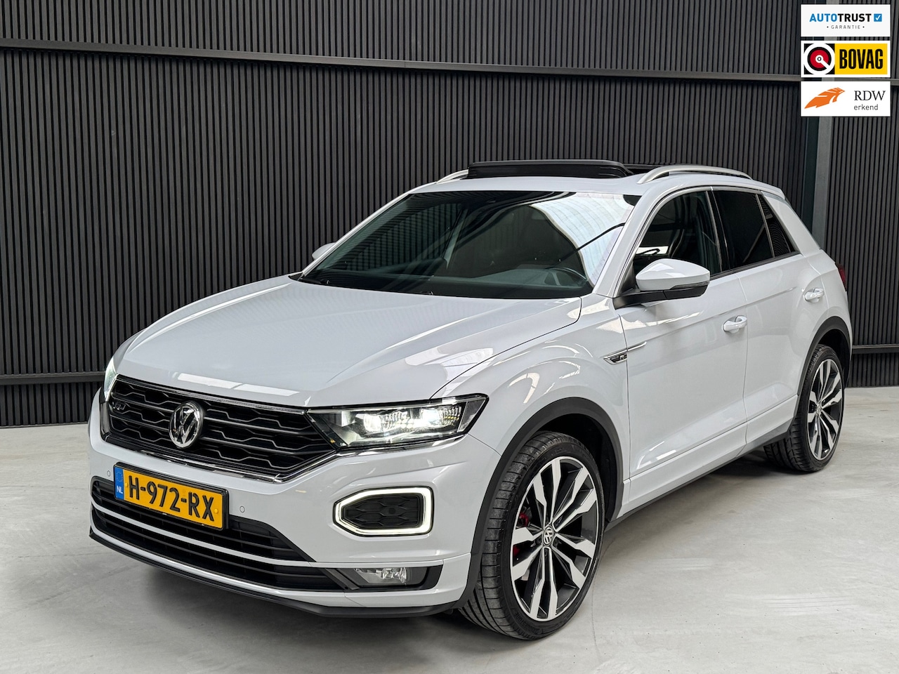 Volkswagen T-Roc - 1.5 TSI 3x R-Line Panoramadak|Camera|Beats| - AutoWereld.nl