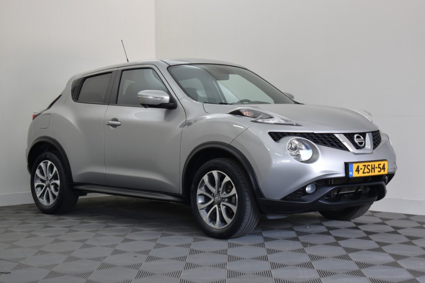 Nissan Juke - 1.2 DIG-T 116PK Connect Edition - AutoWereld.nl