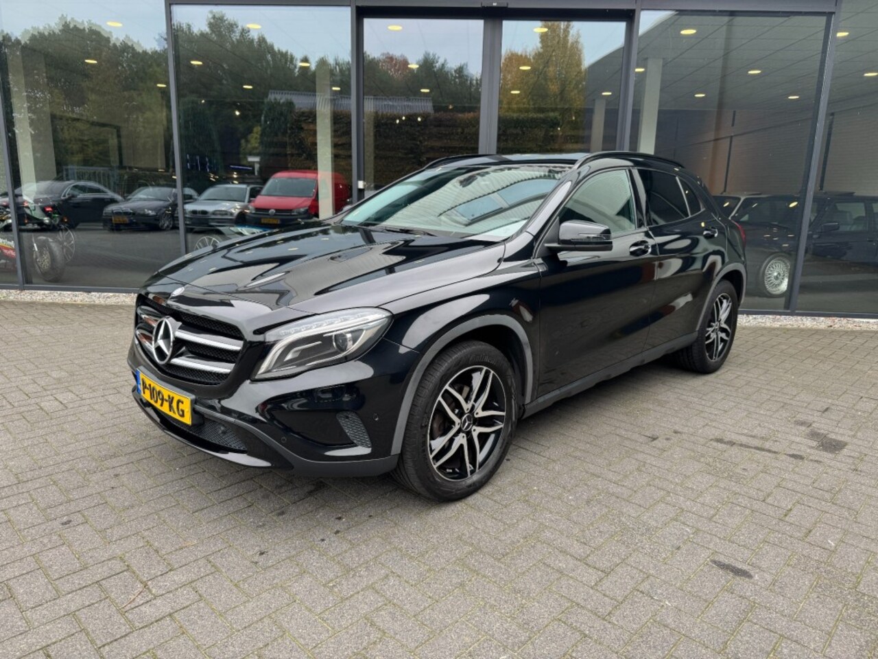 Mercedes-Benz GLA-Klasse - 180 Sport Night Edition ,Xenon,Nav,Clima,Stoelverw,Standkachel,Camera - AutoWereld.nl