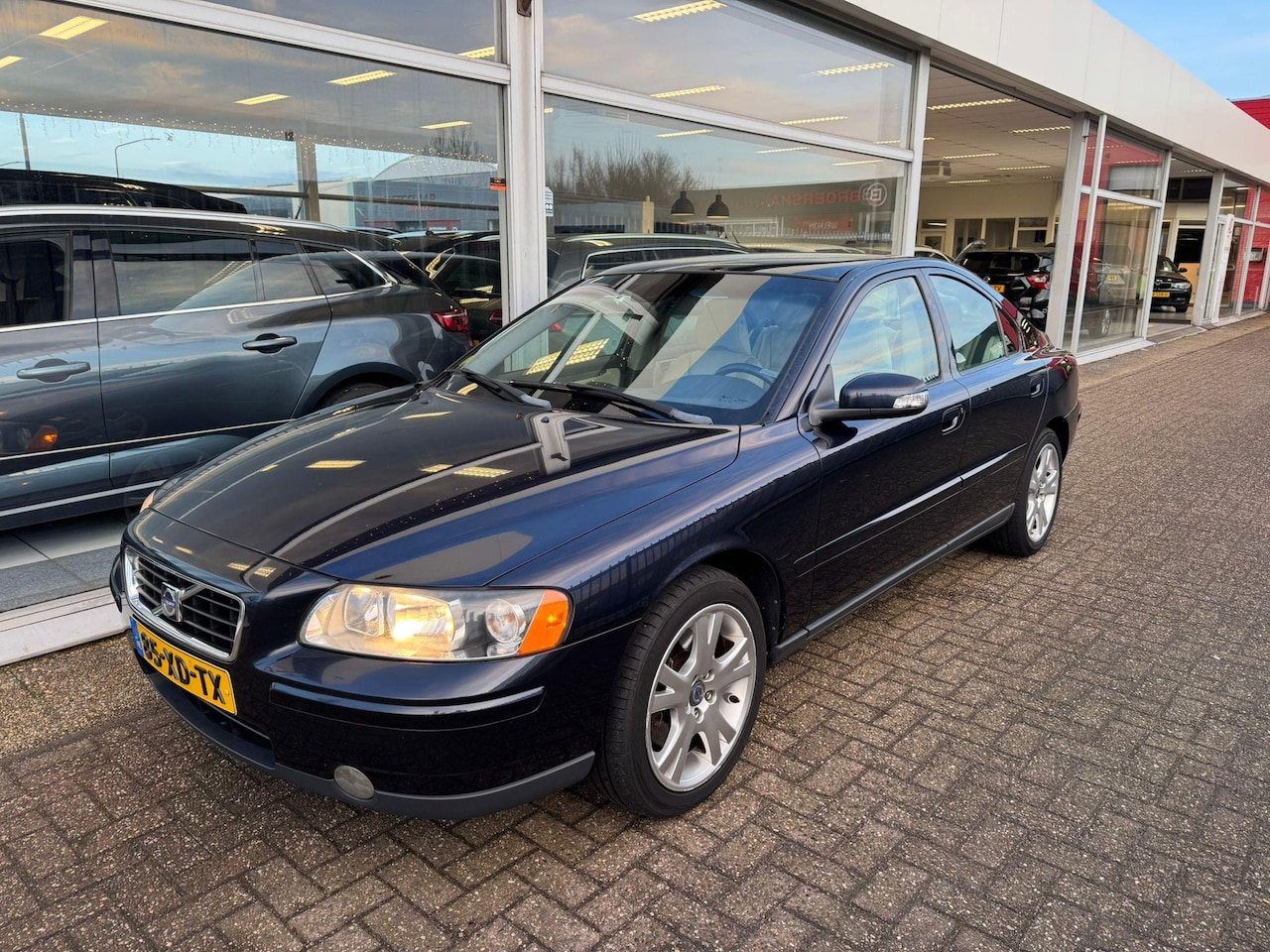 Volvo S60 - 2.0T Summum | 1e eigenaar | Automaat | Elektrische ramen | Cruise control | Navigatie | Cr - AutoWereld.nl