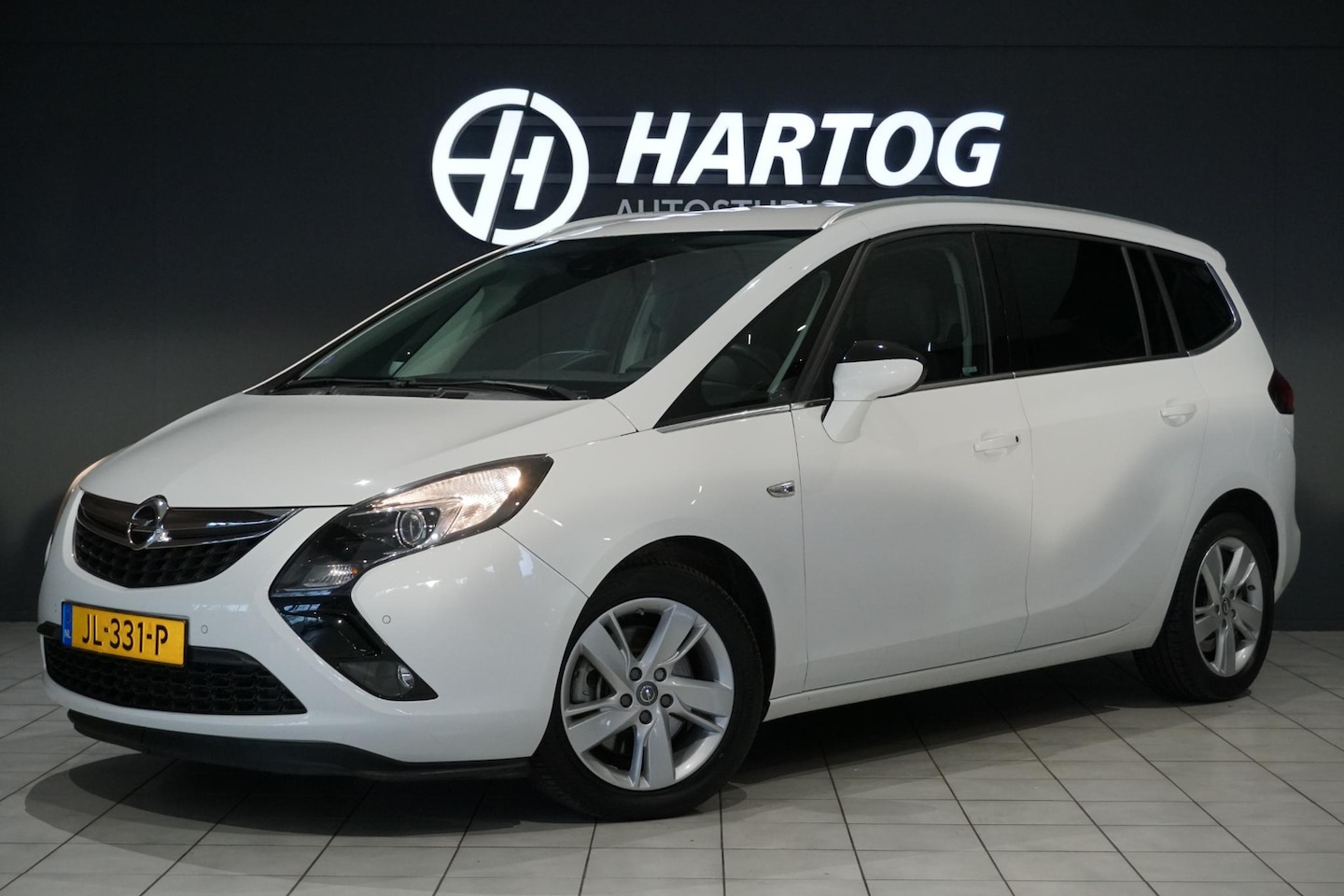 Opel Zafira Tourer - 1.6 Blitz 200PK + CAMERA / TREKHAAK / NAVIGATIE - AutoWereld.nl