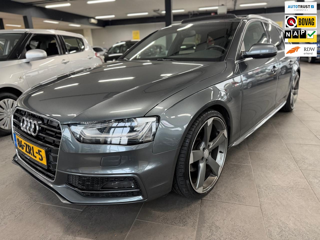 Audi A4 Avant - 1.8 TFSI S Edition automaat panoramadak navi leer clima xenon cruise controle lm-velgen tr - AutoWereld.nl
