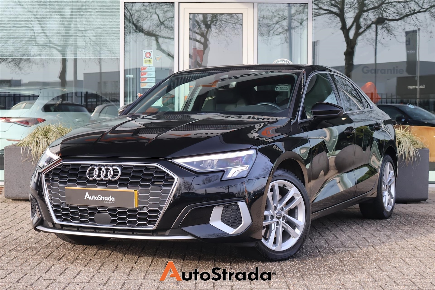 Audi A3 Limousine - 30 TFSI Business Edition 110pk I Navigatie I Carplay I Cruise I LED | Virtual | Parkeersen - AutoWereld.nl